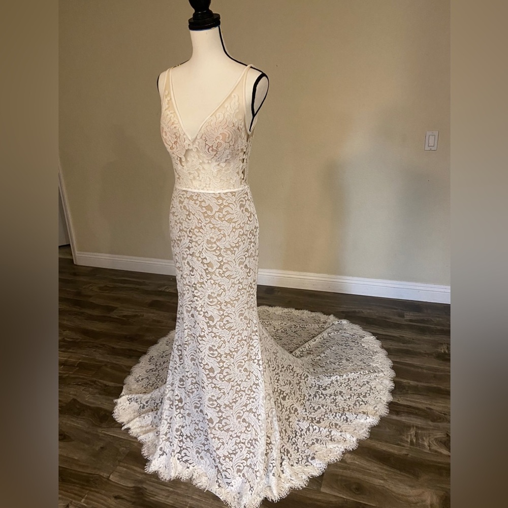 Willoby by Watters Bridal Dress size 6 Small style 51111